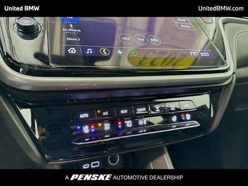 Used 2023 Chevrolet Bolt EUV LT w/ Convenience Package FWD image 10