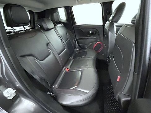 Used 2019 Jeep Renegade Trailhawk AWD/4WD image 18