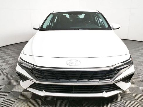 Used 2024 Hyundai Elantra SEL FWD image 33