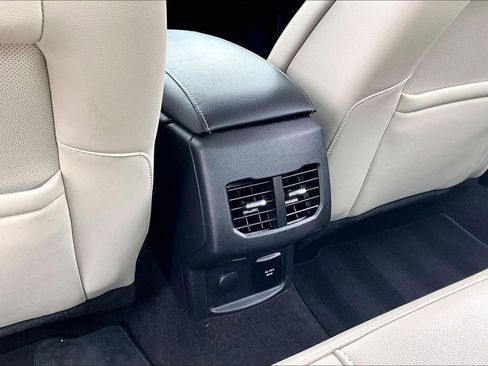 Used 2017 Ford Fusion Energi Titanium image 10