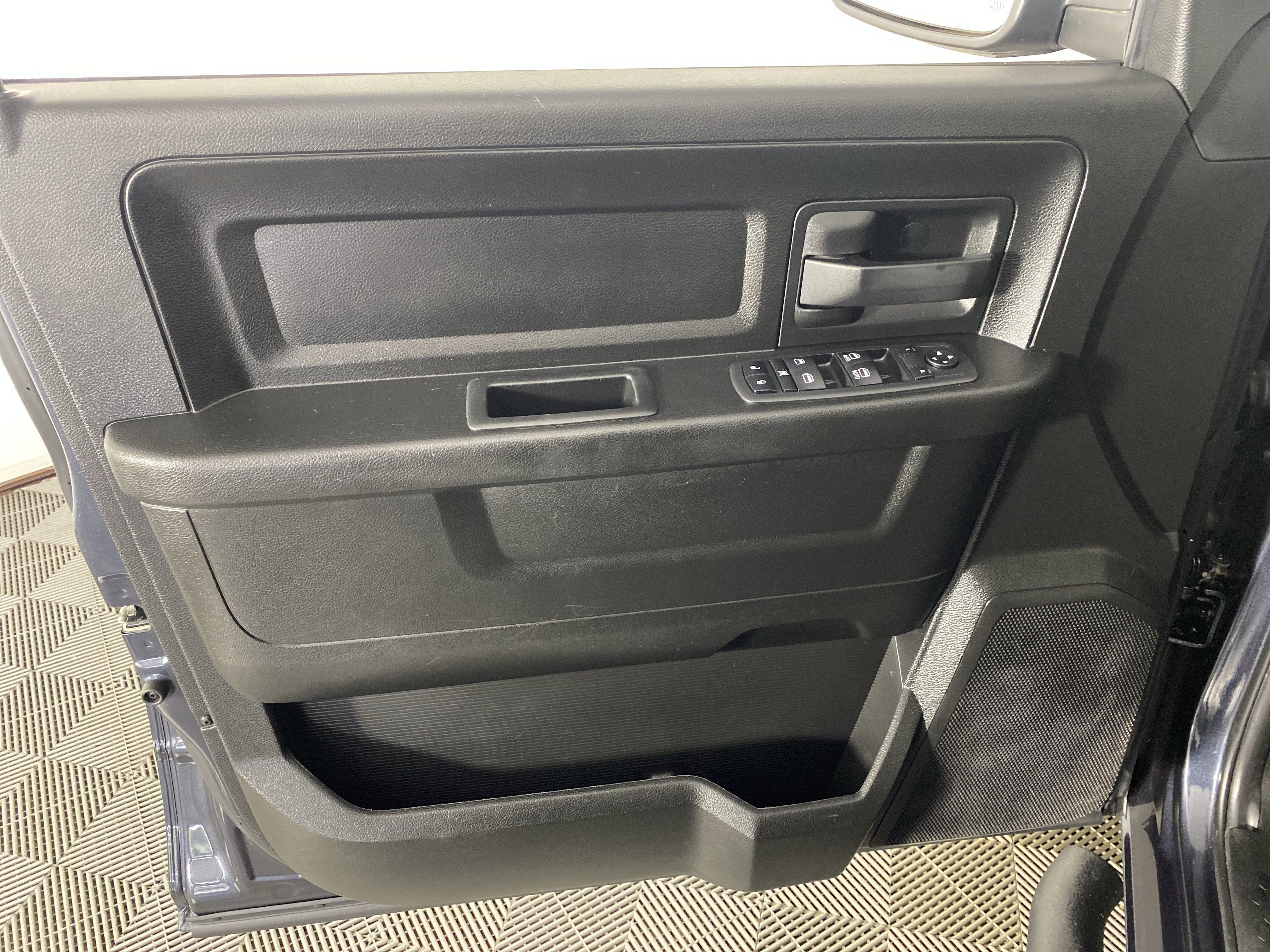 Used 2019 RAM 1500 Express w/ Express Value Package AWD/4WD image 11