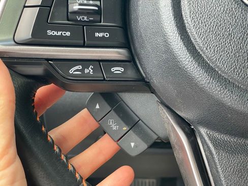 Used 2022 Subaru Crosstrek 2.5i Limited image 16