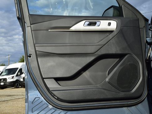 New 2026 Ford Explorer Active w/ Active Comfort Package RWD image 19