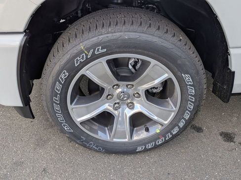 New 2026 RAM 1500 Express AWD/4WD image 10