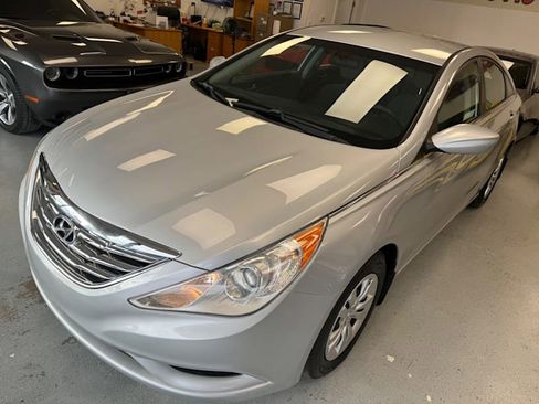 Used 2011 Hyundai Sonata GLS image 8