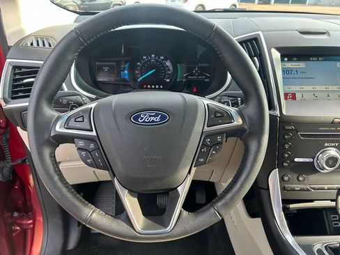 Used 2018 Ford Edge Titanium w/ Equipment Group 301A AWD/4WD image 18