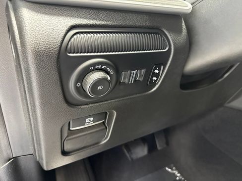 Used 2024 Jeep Wagoneer L Series II w/ Flexible Seating Group AWD/4WD image 19