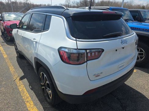 Used 2023 Jeep Compass Limited image 4