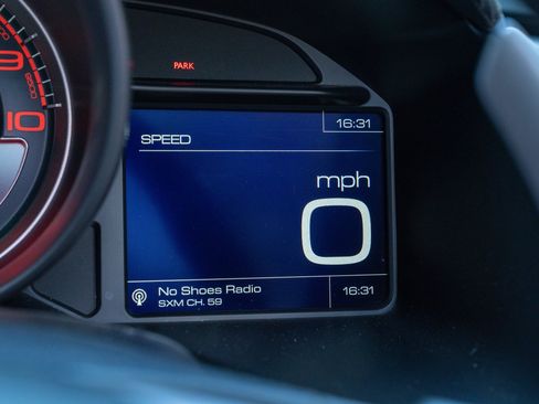 Used 2019 Ferrari Portofino RWD image 40