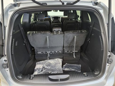 New 2026 Chrysler Pacifica Select image 19