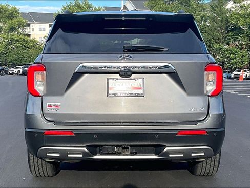 Used 2021 Ford Explorer XLT w/ Equipment Group 202A AWD/4WD image 4