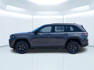 New 2025 Jeep Grand Cherokee Altitude video 2