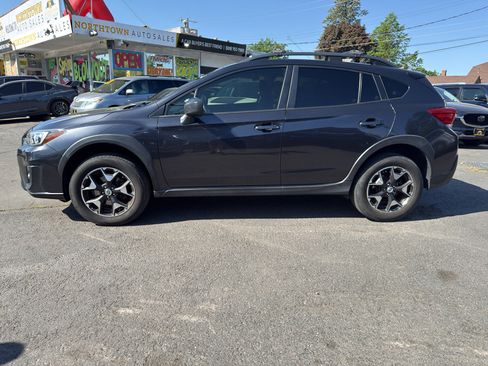 Used 2018 Subaru Crosstrek 2.0i AWD/4WD image 3