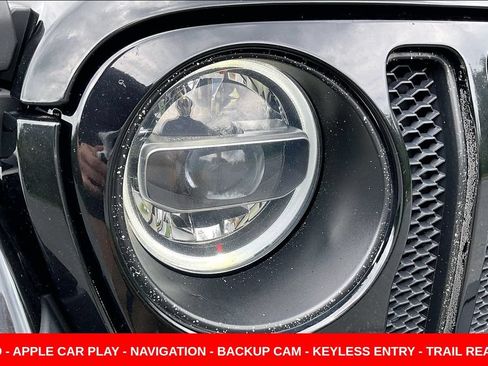 Used 2022 Jeep Wrangler Unlimited Sahara w/ LED Lighting Group AWD/4WD image 28