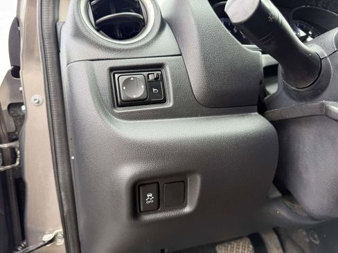 Used 2017 Nissan Versa SV image 14