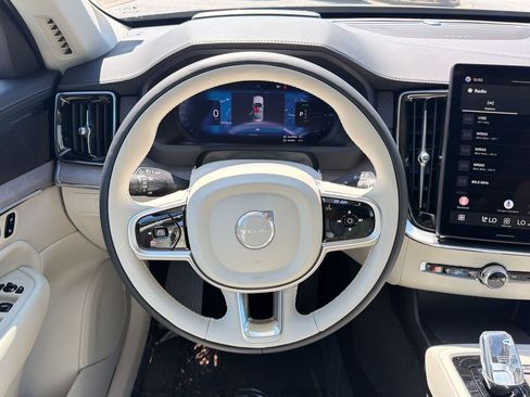 New 2026 Volvo XC90 T8 Ultra w/ Protection Package image 16