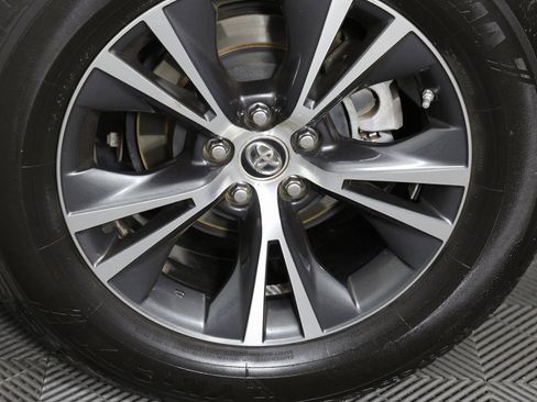 Used 2016 Toyota Highlander XLE image 8