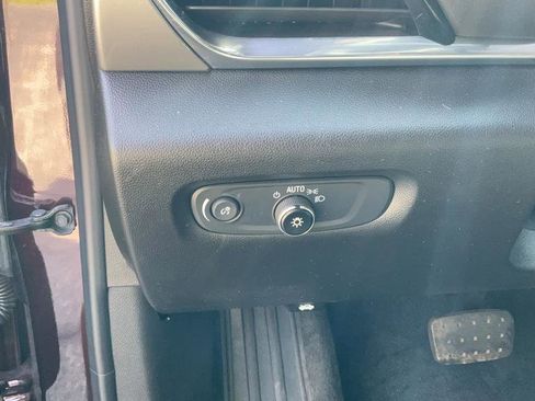 Used 2023 Chevrolet Traverse LT w/ Rear Camera Mirror Package AWD/4WD image 31
