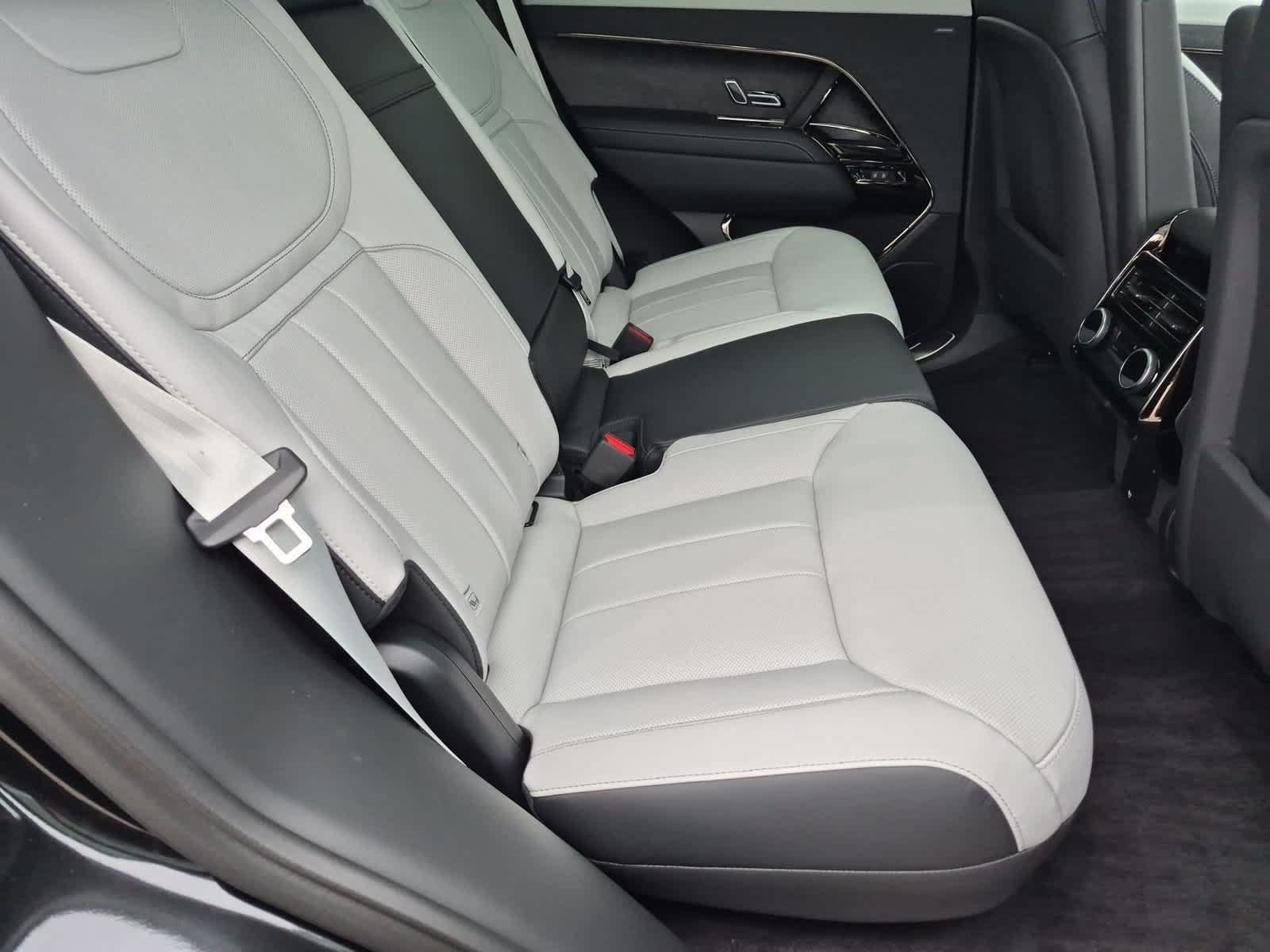 New 2027 Land Rover Range Rover Sport Dynamic SE AWD/4WD image 21