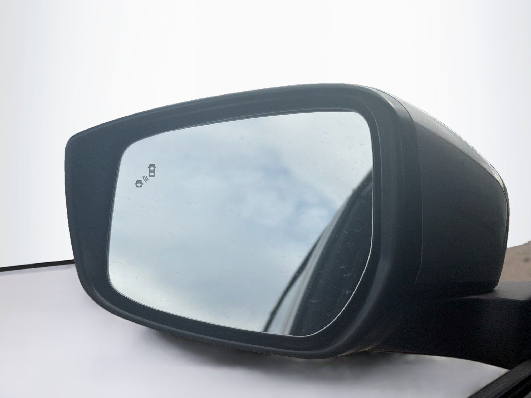 Used 2025 Nissan Leaf S FWD image 16