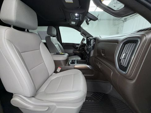 Used 2022 Chevrolet Silverado 1500 LT Trail Boss w/ Convenience Package II AWD/4WD image 7