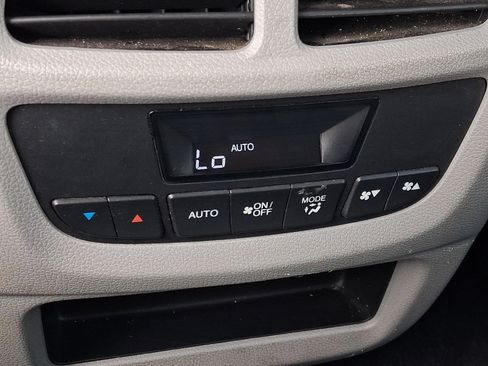 Used 2018 Honda Pilot EX image 12