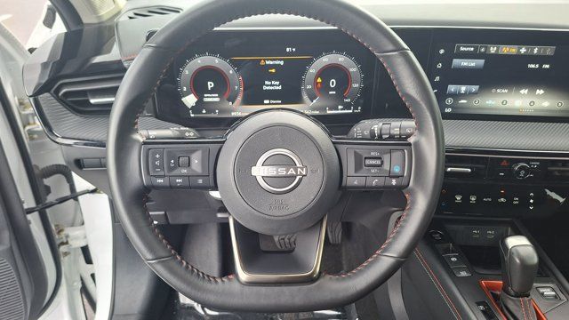 Certified 2025 Nissan Kicks SR FWD image 11