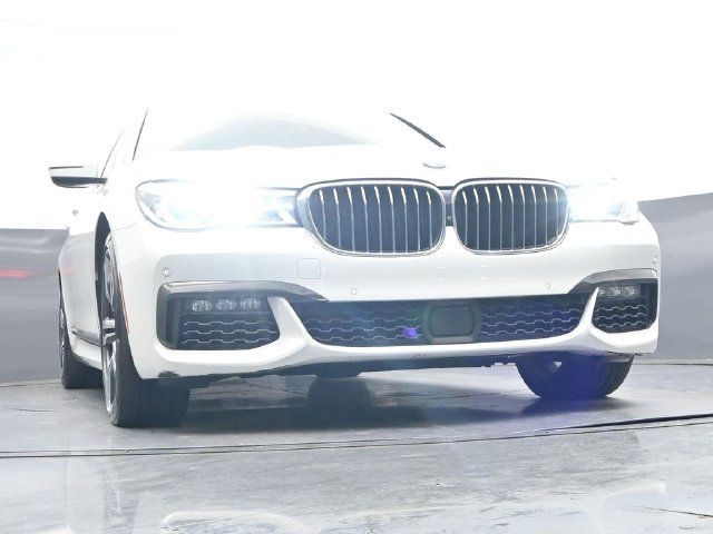 Used 2019 BMW 750i xDrive w/ Executive Package AWD/4WD image 41