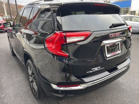 Used 2024 GMC Terrain Denali w/ Black Diamond Edition image 17
