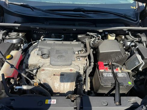 Used 2018 Toyota RAV4 LE w/ All Weather Liner Package AWD/4WD image 24