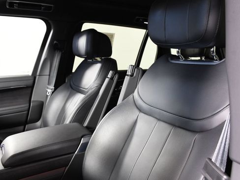 Used 2025 Land Rover Range Rover Long Wheelbase Autobiography AWD/4WD image 16