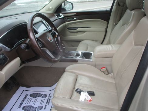 Used 2014 Cadillac SRX Luxury image 12