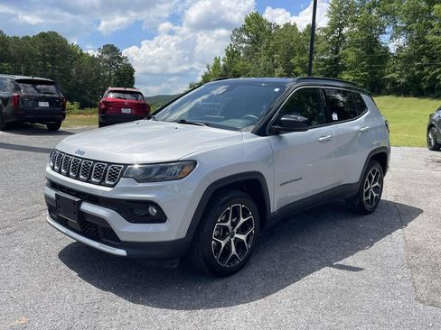 Used 2025 Jeep Compass Limited AWD/4WD image 5