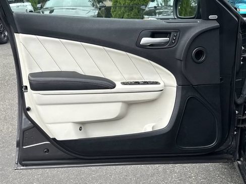 Used 2017 Dodge Charger SXT w/ Plus Group RWD image 15