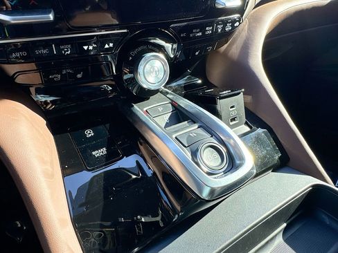 Used 2025 Acura MDX w/ Technology Package image 32