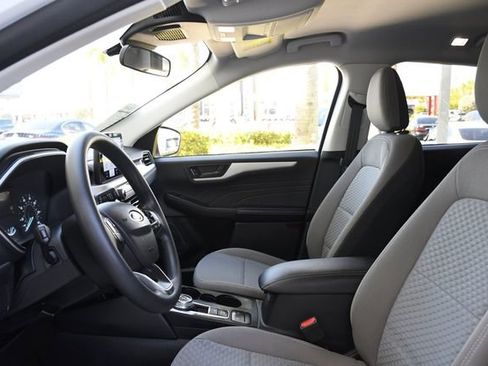 Used 2022 Ford Escape SE image 20