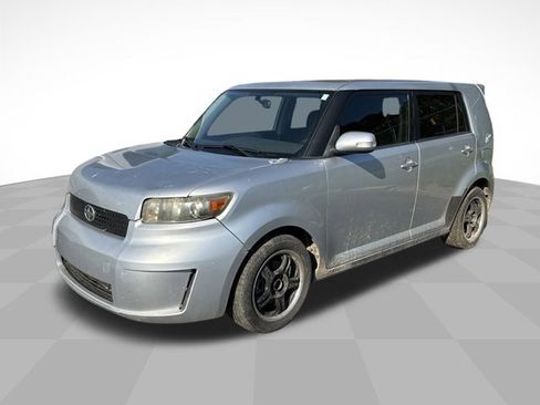 Used 2010 Scion xB image 3