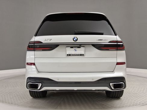 Used 2024 BMW X7 xDrive40i w/ M Sport Package AWD/4WD image 8
