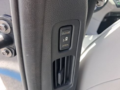 Used 2018 Honda Odyssey Touring image 25