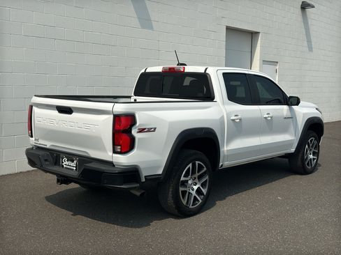 Used 2024 Chevrolet Colorado Z71 w/ Z71 Convenience Package 2 AWD/4WD image 4