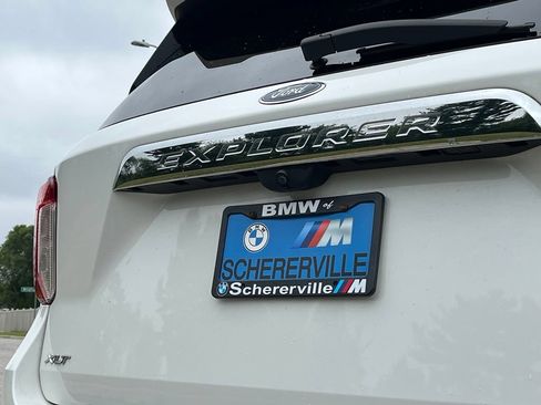 Used 2020 Ford Explorer XLT w/ Equipment Group 202A AWD/4WD image 14