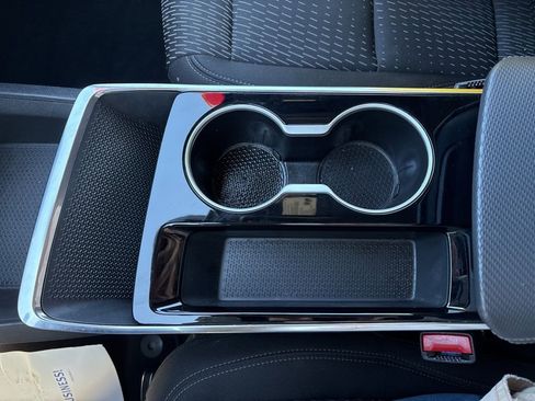 Used 2025 Chevrolet Equinox LT image 36