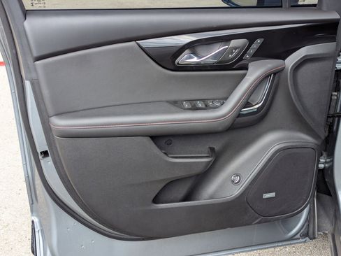 Used 2025 Chevrolet Blazer RS w/ Enhanced Convenience Package image 11