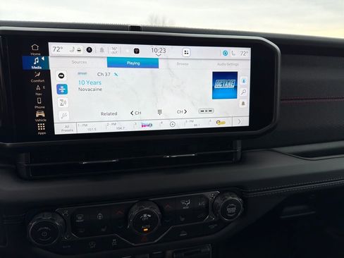 New 2026 Jeep Wrangler Rubicon w/ Technology Group image 18