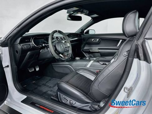 Used 2021 Ford Mustang Shelby GT500 w/ Technology Package RWD image 9