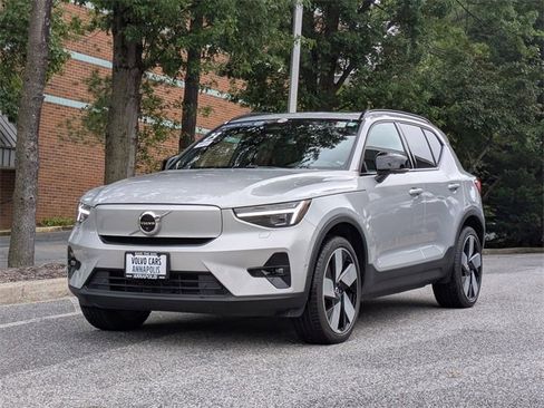 Certified 2023 Volvo XC40 Recharge Ultimate image 3