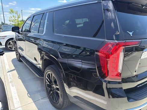 Used 2021 GMC Yukon XL SLT w/ SLT Premium Package AWD/4WD image 4