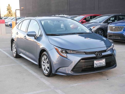 Certified 2025 Toyota Corolla LE FWD image 3