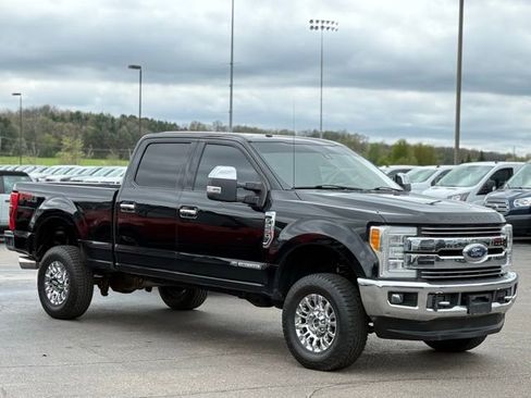 Used 2017 Ford F250 Lariat w/ Lariat Ultimate Package AWD/4WD image 41