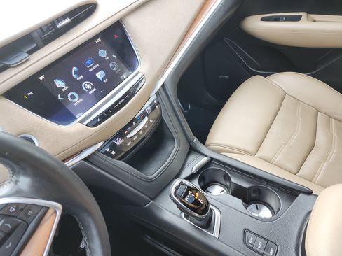 Used 2017 Cadillac XT5 Platinum AWD/4WD image 35